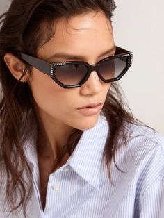 Sunglasses rectangular model with black frame and crystals | Golden Goose Sunglasses Rectangular, Golden Family, The Golden Goose, Exclusive Sneakers, Vintage Soul, Lace Jewelry, Jumpsuit Skirt, Shades Sunglasses, New Journey