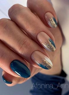 These gold nails are too beautiful! If you're looking for gold nail designs or gold nails acrylic or even gold and white nails, look no further than these beautiful gold nails manicures Colorful Nails, Gold Nail, Healthy Teas, Gel Nail Designs, Fancy Nails, Chic Nails, Nail Arts, Nail Polishes, Gold Nails