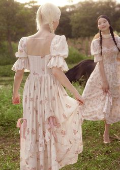 Cottagecore Bridesmaid Dress, Rosé Smile, Flowers Transparent, Rose Flower Design, French Dress, Wool Clothing, Corset Dress, Outfit Inspirationen, Pink Floral