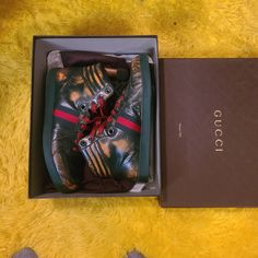 Green Stripe Perfect Condition Only Worn Twice Gucci Boots Mens, Gucci Mens Sneakers, Gucci Mens, Gucci Boots, Shoes Gucci, Gucci Shoes, Gucci Men, Green Stripes, Mens Shoes Sneakers