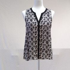 Spense Geometric Button-Up High Low Sleeveless Top Brand New. Beautiful Flowy Design. Flat Lay Measurements Approx.: Bust: 18" Length: Front: 23.5" Back: 27" Fast Next Day Shipping! Questions? Ask! Offers Always Considered! Cheap Women's Tops With Geometric Embroidery, Flowy Design, Flat Lay, High & Low, High Low, Top Brands, Sleeveless Top, Button Up, Black White