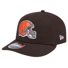 Complete your Cleveland Browns game day look with this New Era Main Low Profile 9FIFTY Snapback Hat. This stylish snapback hat features a structured fit and mid crown for a modern and comfortable feel.  The Cleveland Browns logo is prominently displayed on the front, showcasing your team pride with every wear. With its adjustable snapback closure, this hat provides a customizable fit for all-day comfort. Cleveland Browns Logo, Browns Game, Nfl Cleveland Browns, Browning Logo, Brown Hats, Cleveland Browns, Adjustable Hat, Snapback Hat, Snapback Hats