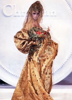 Детали. 90-е: mesmiriz — LiveJournal Chanel Fall 1991, Chanel Spring 1995, 90s Runway Fashion, Dior Haute Couture, Weird Fashion