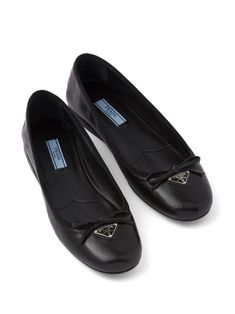 Prada triangle-logo Leather Ballet Flats - Farfetch Dior Flats, Designer Ballet Flats, Ballet Flats Black, Luxury Heels, Black Leather Ballet Flats, Designer Flats, Girly Shoes, Prada Leather, Black Ballet Flats