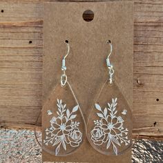 Cute Clear Acrylic Teardrop Earrings. Features An Engraved Design Of A Bunch Of Wildflowers. Super Cute, Lightweight, And Hypoallergenic! Cut And Engraved On My Laser Engraver. Clear Acrylic Earrings, Acrylic Earrings Laser Cut, Acrylic Projects, Puppy Jewelry, Laser Engraved Earrings, Murano Glass Earrings, Baublebar Earrings, Lapis Earrings, Engraved Design