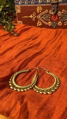 Brass earrings, handmade in india Have a real Bohemian feel to them, look gold in colour Profits of this product go to helping the young women who source and make these products. Brass Earrings Handmade, Brass Hoops, Handmade Gold, Gold Brass, Boho Stil, Earrings Boho, Brass Earrings, Style Earrings, Earrings Handmade