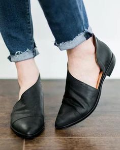 Product category: casual shoesUpper material: PUSole Material: RubberSeason: AutumnHeel: Flat heel SIZE:cm US3 US4 US5 US6 US7 US8 US9 US10 US11 US12 Feet 21.5 22 22.5 23 23.5 24 24.5 25 25.5 26 Casual Summer Flats, Pu Pu, Creative Shoes, Pointed Flats, Pointed Toe Flats, Casual Flats, Brown Sandals, Spring Shoes, Women's Sandals