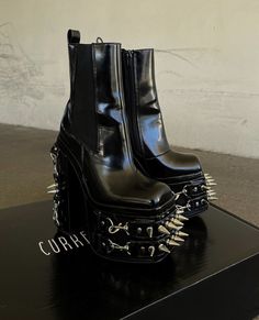 Goth Shoes Aesthetic, Botas Grunge, Gothic Heels, Spiked Shoes, Goth Shoes, Gothic Shoes, Dr Shoes, Fashion Shoes Heels, Funky Shoes