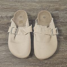 Brand New Trendy Round Toe Mules With Buckle Closure, Trendy Mules With Buckle Closure And Round Toe, Beige Buckle Closure Slip-on Mules, Beige Slip-on Mules With Buckle Closure, Casual Beige Mules With Buckle Closure, Beige Casual Mules With Buckle Closure, Casual Beige Clogs With Buckle Closure, Casual Mules With Buckle Closure, Trendy Closed Toe Clogs With Buckle