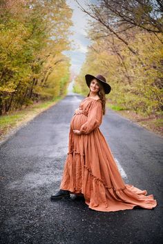 Brown Fall Wedding Dress, Fall Maternity Maxi Dress, Flowy Maternity Maxi Dress For Fall, Flowy Maxi Dress For Maternity In Fall, Bohemian Maternity Wedding Dress, Brown Maternity Wear Dresses, Bohemian Flowy Maternity Dress For Wedding, Bohemian Flowy Maternity Dress, Flowy Bohemian Maternity Dress