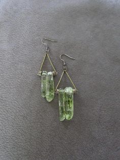 Green crystal and bronze minimalist dangle earrings Minimalist Wire Wrapped Crystal Drop Earrings, Green Minimalist Brass Earrings, Minimalist Green Brass Earrings, Handmade Bohemian Brass Crystal Earrings, Green Hand Forged Brass Earrings, Hand Forged Green Drop Earrings, Minimalist Wire Wrapped Crystal Dangle Earrings, Bronze Wire Wrapped Drop Earrings, Minimalist Nickel-free Dangle Crystal Earrings