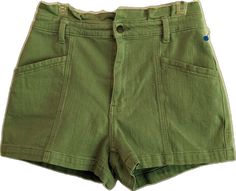 High Rise Stretch Shorts With Pockets, Stretch High Rise Shorts With Pockets, Stretch High-waisted Shorts With Pockets, Casual Fitted Green Shorts, Fitted Jean Shorts With Pockets For Summer, Green High-waisted Shorts, Casual High Waist Green Shorts, Fitted Green Jean Shorts With Pockets, Fitted Summer Bottoms With Pockets