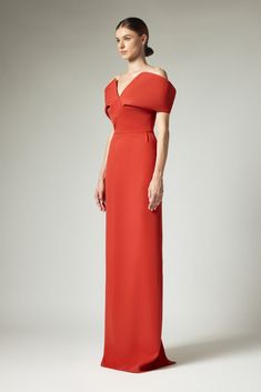 This elegant dress features a sleek sheath design with a back zipper and floor-length crepe fabric. Perfect for a special occasion, it exudes sophistication and luxury, making you stand out in any crowd. Its timeless beauty will make you feel confident and elegant all night long. Mean Blvd, Floor Length Dress, Dresses Xxl, Floor Length Dresses, Crepe Fabric, Elegant Dress, Xl Dress, Feel Confident, Dresses Xs