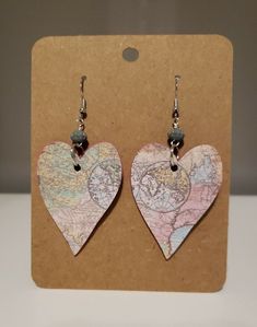 Cardstock Earrings, Paper Mache Earrings, Decoupage Earrings, Decoupage Jewelry, Artisan Jewelry Earrings, Fall Scarecrows, Earrings Making, Paper Earrings, Earring Ideas