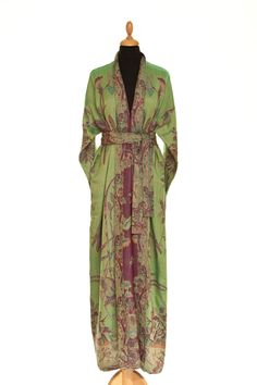 This Womens Robes item by ShibumiStyle has 586 favorites from Etsy shoppers. Ships from United Kingdom. Listed on Sep 28, 2023 Cruise Gift Ideas, Silk Bath Robe, Dress For A Party, Silk Dressing Gown, Bath Robes, Mode Kimono, Silk Coat, Plus Size Petite, Contrasting Colours