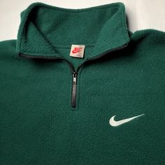 Nike Jumper Aesthetic, Nike Clothes, Mens Clothing Brands, Nike Design, Nike Classic, Vintage Sneakers, Guys Clothing Styles, Back To School Shopping, Football Outfits