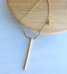 Brass stick bar gold long necklace, gold plated chain, minimalist jewelry. Minimalist Jewelry Gold, Long Necklace Gold, Gold Long Necklace, Necklace Antique, Gold Bar Necklace, Friend Gifts, Gold Bar, Gold Plated Chains, Bar Necklace