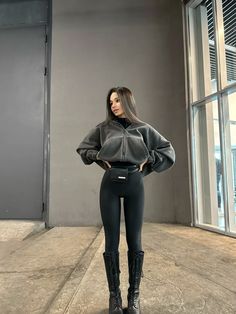 Fitness Inspiration Body, Beautiful Clothes, Boots Outfit, Outfits Aesthetic, Fitness Inspiration, Fall Fashion, Beautiful Outfits, Autumn Winter Fashion, Winter Fashion