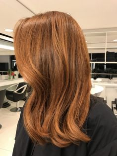 Ginger With Brown Lowlights, Low Lights For Red Hair Redheads, Orange Beige Hair, Light Brown Orange Hair, Subtle Copper Hair, Light Brown Ginger Hair, Orange Highlights In Brown Hair, Soft Ginger Hair, Orange Hair Aesthetic