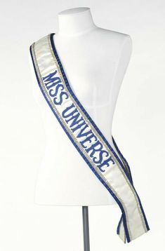 Beauty Pageant Sashes, Jamaica Girls, Pageant Sashes, Finding Your Niche, Miss Colombia, Teen Pageant, Embroidery Business, Pageant Life, Miss Pageant