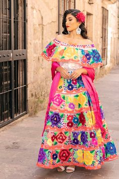 This Beautiful Chiapaneco Dress is a very elegant and traditional Mexican Dress from Chiapas.  It has a beautiful floral design that is completely hand embroidered with yarn or silk thread.  This dress is perfect for a special occasion, celebration or photo shoot. Length is 40.5" The skirt comes open on the waist, so that the client can adjust it to their desired sizes. Customer can use a pin or button to close the skirt off. The silk is made with thread of silk, it is thinner. The silk is shini Colombian Outfits Traditional, Traditional Chilean Clothing, Mexican Themed Wedding Dress, Mexican Fashion Traditional, Mexican Culture Outfits, Mexico Traditional Dress, Mexican Dresses Traditional, Chiapas Dress, Mexican Traditional Clothing