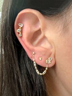 Outside Ear Piercing, Piercing Curation, Pretty Piercings, Ear Stacks, Ear Curation, Types Of Piercings, Ear Stack, Yellow Gold Setting, Jewelry Lookbook