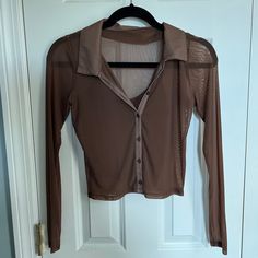 **Never Worn** Hollister Brown Mesh Collared Top With Undershirt, Size Medium, True To Size, Excellent Condition Collared Top, Collar Top, Hollister Tops, Hollister, Womens Tops, Size Medium, Mesh, Crop Tops, Women Shopping