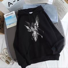 Anime Gothic, Angel Hoodie, Stylish School Bags, Y2k Harajuku, Aesthetic Grunge Outfit, Baggy Clothes, Fairy Girl, Love Clothing, Dream Clothes