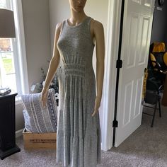 Heather Grey And Unbelievably Soft!! Gorgeous Details In This Dress!! Slightly Longer In The Back Of The Dress For A More Dramatic Effect. Size: Xs Length: 50” In Front 52” In Back Waist: 28” Heather Grey, Long Dress, Chelsea, The Dress, Gray Color, Colorful Dresses, Maxi Dress, Womens Dresses, Grey