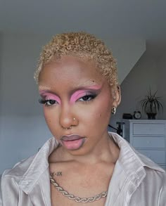 Blonde Eyebrow Makeup, Birthday Mama, Makeup Cantik, Looks Pinterest, Cut Crease Makeup, Pink Eye, Dope Makeup, Creative Eye Makeup, Creative Makeup Looks