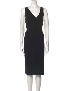 Michael Kors Virgin Wool Sheath DressBlackSleeveless with V-NeckConcealed Zip Closure at BackDesigner Fit: Dresses by Michael Kors typically fit true to size. Zimmermann Dress, Accessories Jacket, Midi Length Dress, Shirt Accessories, Shoulder Sweater, Hoodie Dress, Casual Jeans, Sweater Accessories, Vintage Tags