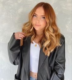 Natural Strawberry Blonde Hair, Redhead Hair Color, Copper Blonde Hair, Strawberry Blonde Hair Color, Red Hair Inspo, Gorgeous Hair Color, Split Hair