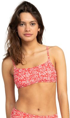 Crafted from strong  stretchy and resistant fabric with a textured finish  the women's Roxy Margarita Bralette swimsuit top will be your summer go-to for sun-soaked days at the beach  lake or pool. Hibiscus Margarita, Sports Swimsuits, Chic Kids, Roxy Girls, Swimming Swimsuit, Roxy Women, Beach Swimsuit, Snowboards, Sport Bh