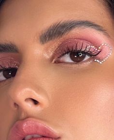 Taylor Swift Pink Makeup, Pink Gem Eye Makeup, Pink Makeup Rhinestones, Taylor Lover Makeup, Pink Eye Makeup With Rhinestones, Heart Rhinestone Makeup, Harry Styles Makeup Concert