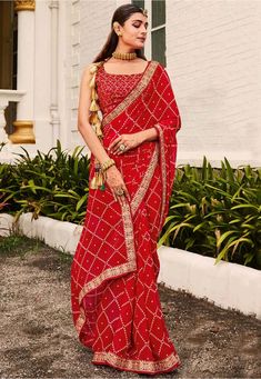 Red Georgette Saree, Bandhani Design, Dark Red Fabric, Pola Blus, Sequins Blouse, Silk Sarees Online Shopping, Fancy Saree, Design Saree, Designer Suits For Men