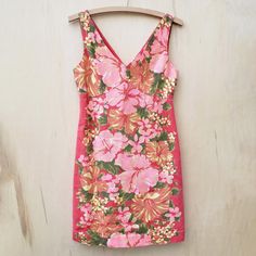 Super Cute Nwot (Brand New Without Tags) Tracy Feith For Target Floral Sleeveless Sheath Dress. Size 3 (Juniors). A Deep Coral Orange / Pink Background With An Allover Fun Floral Pattern. Fully Lined. Features A V-Neckline And Exposed Back Zipper. Fabric Is 100% Cotton (Has Some Stretch And Is Sturdy / Thicker Fabric). Comes From A Non-Smoking Home. Length - 32.5" Armpit To Armpit - 16" Waist, Laying Flat - 13.5" Fitted Lined Sleeveless Summer Dress, Pink Floral Print Mini Sleeveless Dress, Pink Sleeveless Mini Dress With Floral Print, Fitted Pink Sleeveless Sundress, Pink Fitted Sleeveless Dress, Pink Cotton Sleeveless Vacation Dress, Sheath Sleeveless Dress For Summer, Pink Sleeveless Cotton Mini Dress, Pink Cotton Sleeveless Summer Dress