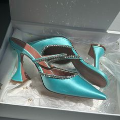 Worn Once Luxury Blue Heels With Rhinestones, Chic Turquoise Heels For Evening, Elegant Turquoise Heels For Party, Elegant Turquoise Evening Heels, Elegant Turquoise Party Heels, Turquoise Pointed Toe Party Heels, Glamorous Light Blue Heels For Party, Elegant Light Blue Party Heels, Turquoise Heels For Party