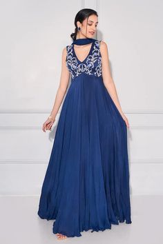 Crepe Anarkali Suits, Anarkali Dress Pattern Georgette, Sleeveless Gown Designs, Sleeveless Anarkali Suits, Ethnic Frocks For Women, Sleeveless Anarkali Dress, Designer Gowns Indian, Anarkali Sleeveless, Sleeveless Anarkali