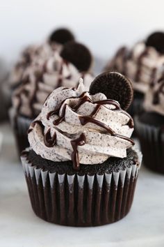 chocolate cupcakes with oreo cookies and cream frosting