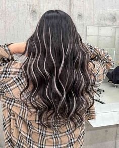 Hair White Highlights, Dark Brown Hair With Caramel, Dark Brown Hair With Caramel Highlights, White Hair Highlights, Brown Hair With Caramel, Caramel Hair Highlights, Hair Color Ideas For Brunettes Balayage, Purple Hair Highlights, Partial Highlights