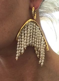 Cl Fashion, Bijoux Art Nouveau, Earring Fashion, Dope Jewelry, Jewelry Lookbook, Gold Earring, Jewelry Inspo, Dream Jewelry, Beautiful Makeup