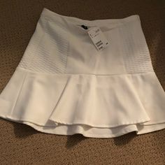 H&M White Skirt H&m Lined Skirt For Spring, H&m Spring Lined Skirt, H&m Stretch Skirt For Spring, H&m Skirt For Night Out In Spring, Chic Lined Skirt By H&m, H&m Fitted Flared Skirt, H&m Flared Skirt For Summer, H&m Flared Summer Skirt, H&m Summer Flared Skirt