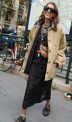 Ramya Giangola, Eclectic Outfits, Trendy Fall Fashion, Canvas Jacket, Paris Outfits, Street Style Chic, Fashion Design Clothes