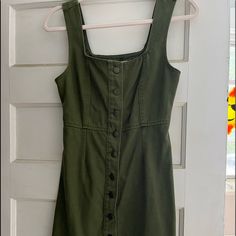 Great Quality Never Worn Trendy Green Dress With Buttons, Trendy Cotton Dress With Button Closure, Cotton Mini Dress With Button Closure, Cotton Denim Dress With Button Closure For Day Out, Button-up Cotton Denim Dress, Chic Cotton Denim Dress With Buttons, Summer Denim Dress With Buttons For Casual Wear, Cotton Button-up Denim Dress, Knee-length Cotton Denim Dress With Buttons