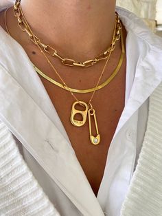 Gold Filled Soda Tab and Safety Pin Necklace 18k Gold Filled 17" with 2" extender Charms are removable Soda Tab Necklace, Tab Necklace, Mother Of The Bride Jewelry, Gold Link Chain Necklace, Safety Pin Necklace, Soda Tab, Pin Necklace, Double Horn Necklace, Princess Necklace