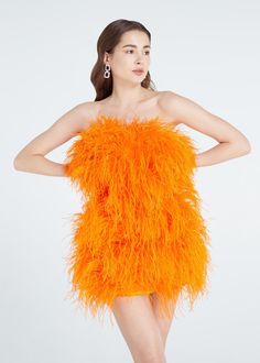 Aston orange ostrich feathers dress -If you need this item sooner please send me a message -made to order for every sizes -Please check my sizes chart before ordering If it's doesn't fit with my size chart please measure your bust waist and hips for me -dress made with ostrich feathers -back size has a zipper -a straps can be take off -color: more than 18 colors -dry clean only Feather Trim Dress, Feathers Dress, Feather Cocktail Dress, Feather Prom Dress, Feather Tops, Gilet Long, Iconic Dresses, Glamorous Dresses, Feather Trim