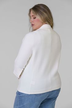 Available in a range of sophisticated colors, this Women's Cotton Blend Shrunken Blazer is a must-have wardrobe staple that complements any style and occasion. Pair it with a crisp blouse and tailored trousers for a professional look, or dress it down with jeans and a simple tee for a chic, casual ensemble. Elegant Notch Lapel Tops For Spring, Elegant Spring Tops With Notch Lapel, Notch Lapel Tops For Workwear In Fall, Notch Lapel Tops For Fall Workwear, Classic Notch Lapel Tops For Office, Tailored Tops With Hidden Button Closure For Work, Elegant Tailored Tops With Notch Lapel, Classic Formal Tops With Notch Lapel, Elegant Tailored Top With Notch Lapel