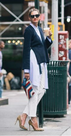 Jenna Lyons Jenna Lyons Style, Jenna Lyons, Parisienne Chic, Winter Inspo, J Crew Style, Style Muse, Straight Cut Jeans, Celebrity Design, Street Style Trends