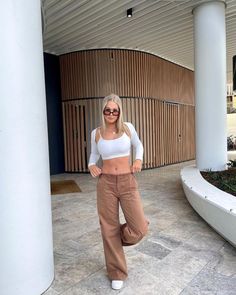 Low rise cargo pants - the perfect pants for your next streetstyle look! As seen on @charliethiesfield Low Rise Cargo Pants, Perfect Pant, Street Look, Cargo Trousers, 2 On, Fabric Swatches, Perfect Outfit, Cargo Pants, Low Rise