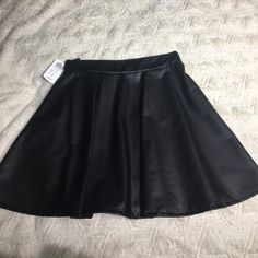 Black Leather Skirt. Stretch Waistband. Size Small. Never Been Worn, Tags Attached Still. Black Leather Skirt, Black Leather Skirts, Windsor, Leather Skirt, Womens Skirt, Black Leather, Size Small, Skirt, Tags